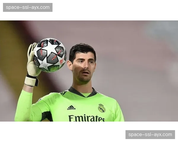 伤病更新：皇马确认库尔图瓦恢复合练，有望复出